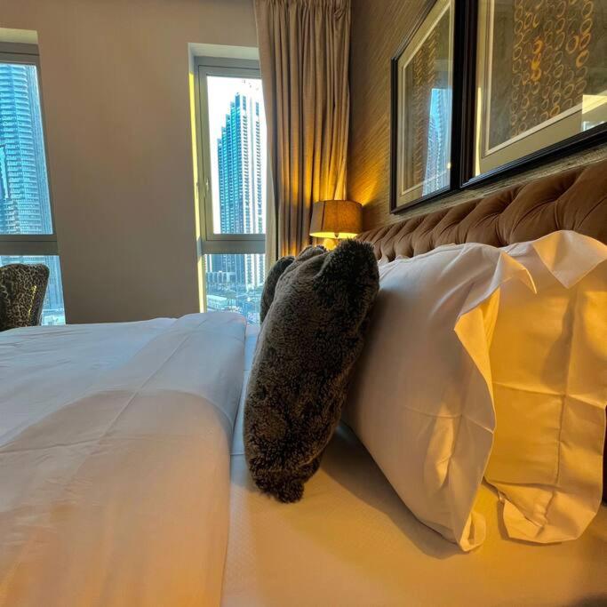 هتل فِرست کلاَس 1 بی آر ویت دُبَی دَون تاون بُولِوارد ویو - FIRST CLASS 1BR with DUBAI DOWNTOWN BOULEVARD view