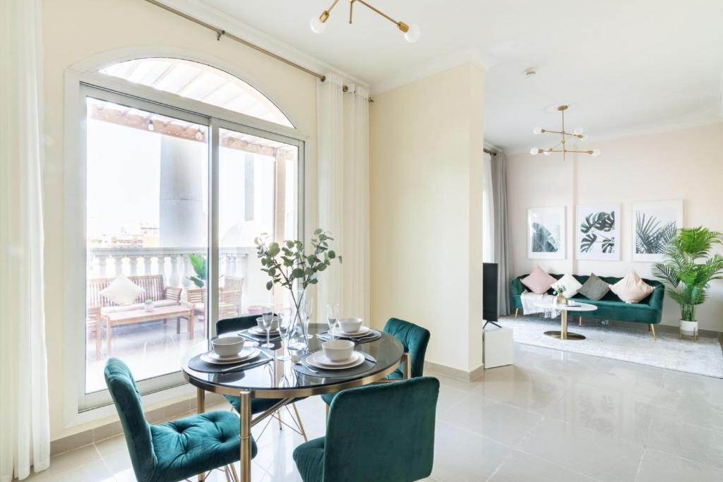 هتل گست ردی هالی دی هومز - امرد اسکایز این جی وی سی - GuestReady Holiday Homes - Emerald Skies in JVC