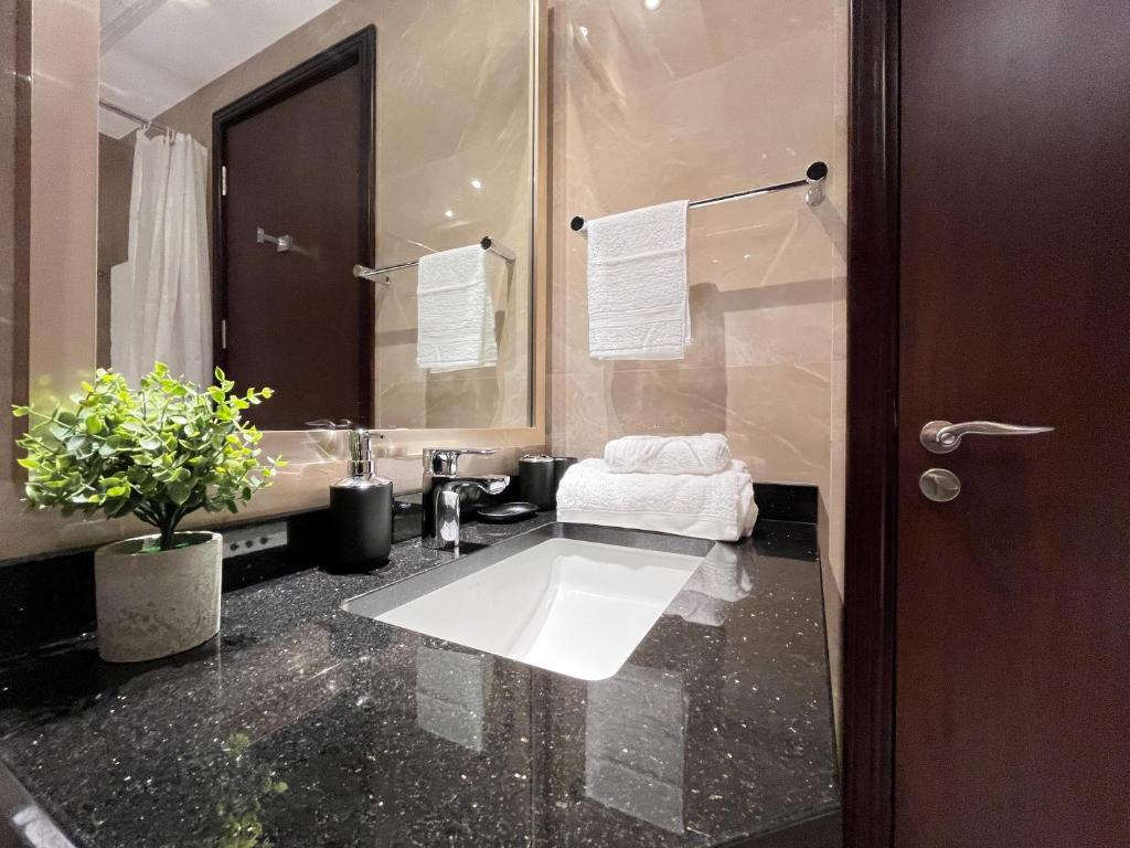 هتل تروفی - داونتاون اسکیپ ویوز سوئیت - Trophy - Downtown Scape Views Suite