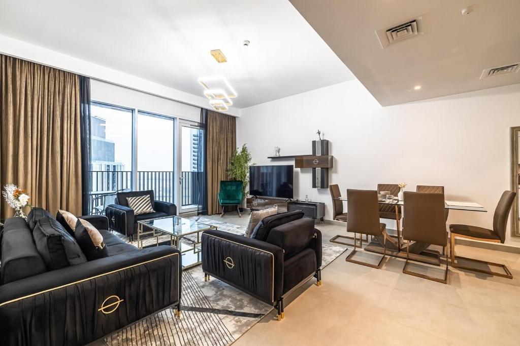 هتل هشتگ هالیدی هوم - 2BDR آپارتمان در کریک هاربر با نمای کانال - Hashtag Holiday Home - 2BDR apartment in Creek Harbour with canal view