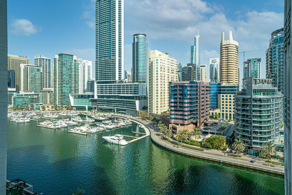 هتل دبی مارینا رویال پریمیوم سرویسد آپارتمانز مارینا وارف - کیدز استی فری - Dubai Marina Royal Premium Serviced Apartments Marina Wharf - KIDS STAY FREE