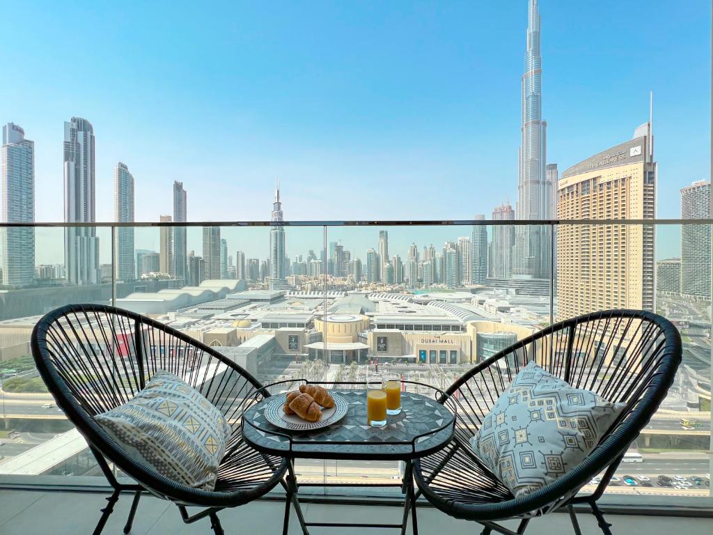 هتل استایلش 2 زبدر دیور-این اسپایرد آپارتمان کانکتد تو دبی مال - Stylish 2 Bedroom Dior-Inspired Apartment Connected to Dubai Mall