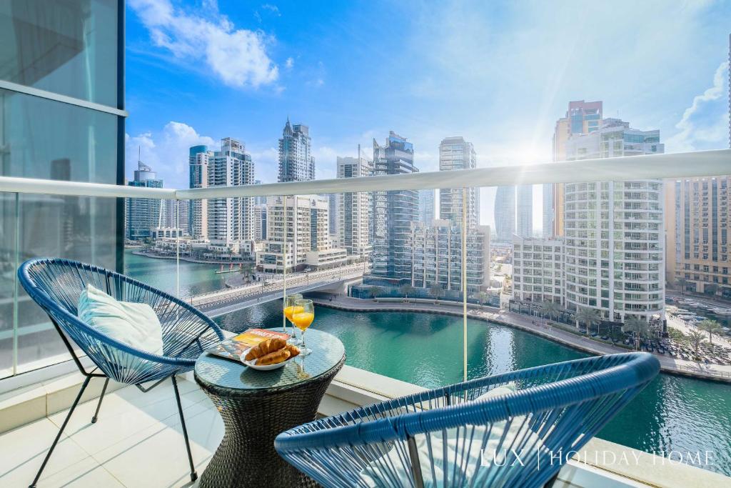 هتل لاکس مارینا ویو پرایم لوکیشن نیار بیچ - LUX Marina View Prime Location Near Beach