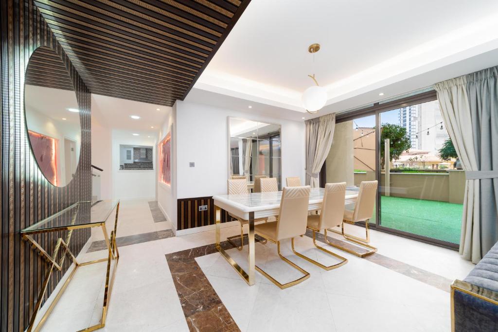 هتل ایلان سوئیتس 5-بد روم بیچ ویلا - Elan Suites 5-Bedroom Beach Villa