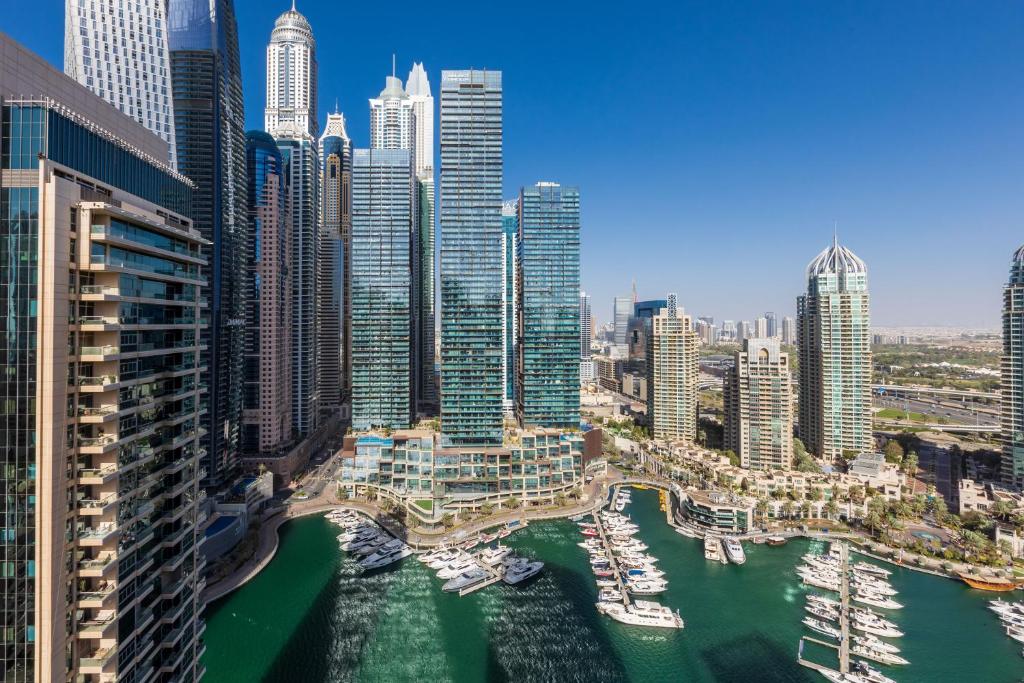 هتل دبی مارینا بریدتیک ویوز - اسپیشس 3BR - Dubai Marina Breathtaking views - Spacious 3BR