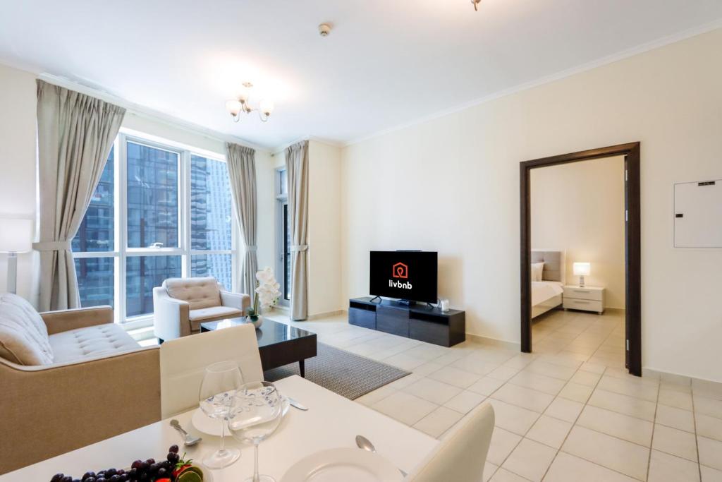 هتل کوزلی فرنیشد وان بیدروم آپارتمان Torch Tower - Cosily Furnished 1 Bedroom Apartment Torch Tower