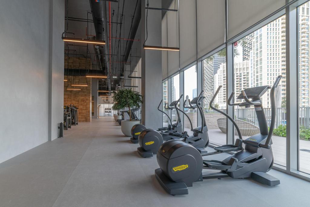 هتل فِرست کلاَس 2 بی آر ویت فول دُبَی بُولِوارد ویو - FIRST CLASS 2BR with full DUBAI BOULEVARD view