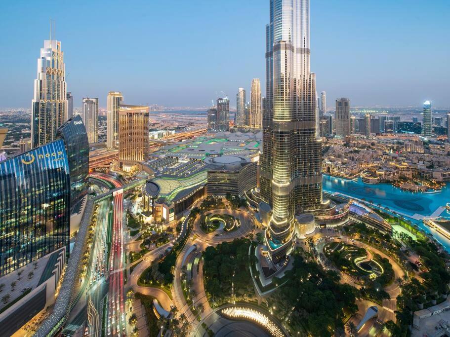 هتل فِرست کلا‌س ۳ بی آر وید فول بُرج خلیفه اند فَون‌تِن ویو - FIRST CLASS 3BR with full BURJ KHALIFA and FOUNTAIN VIEW