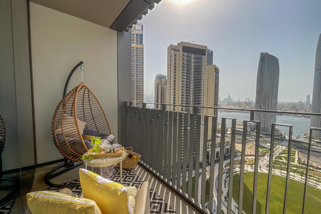 هتل های گستس - لاک آپارتمان ویت پانورامیک ویوز آن دبی کریک - HiGuests - Luxe Apartment With Panoramic Views on Dubai Creek