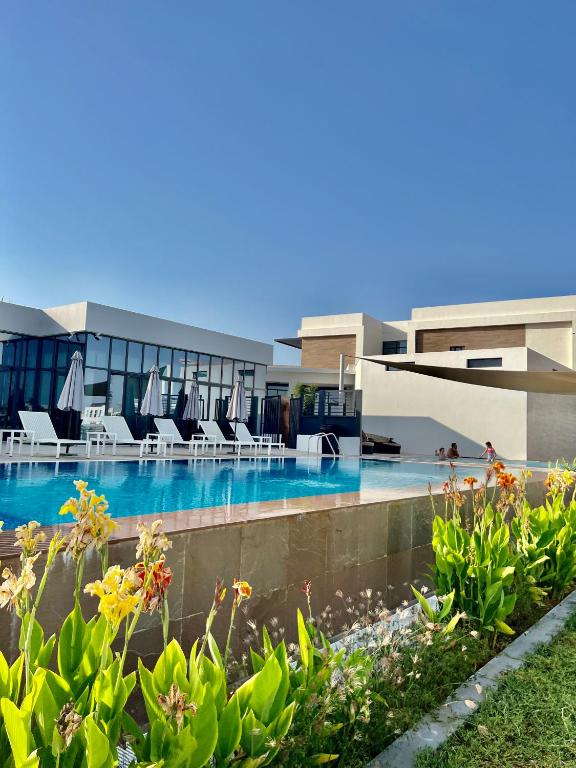 هتل فمیلی وکیشن ویلا ویت پرایوت پل وند اکسس تو بیچ - Family vacation villa with private pool and access to beach