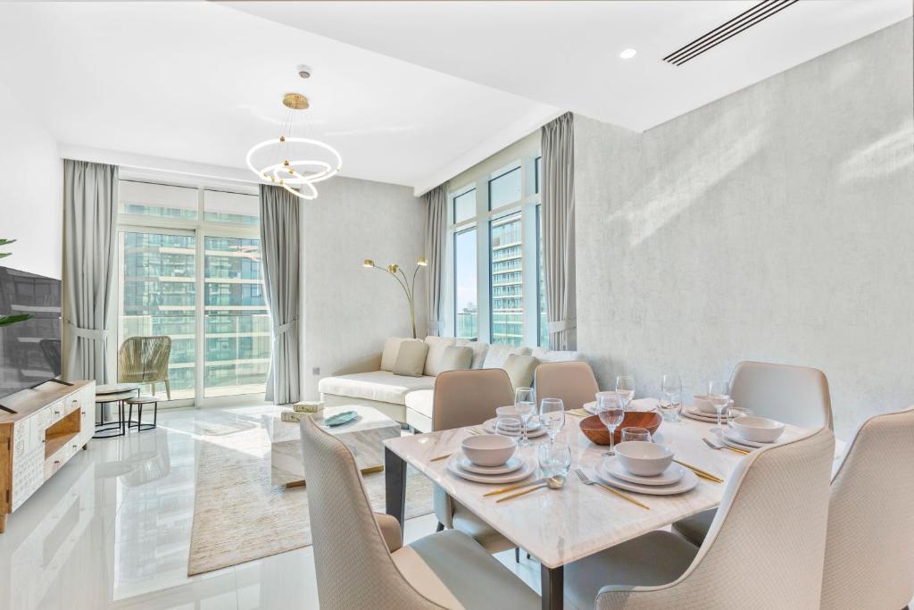 هتل تروپیکال هوم و پرایوت بیچ این امار بیچفرانت - Tropical Home w Private Beach in Emaar Beachfront
