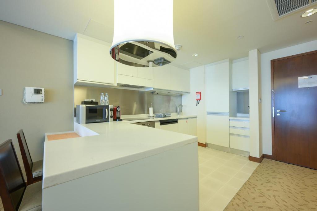 هتل فاه اچ اچ - سوپریر 1 بی اچ کی آدرس دبی مال رزی دنسز - FAHH - Superior 1BHK Address Dubai Mall Residences