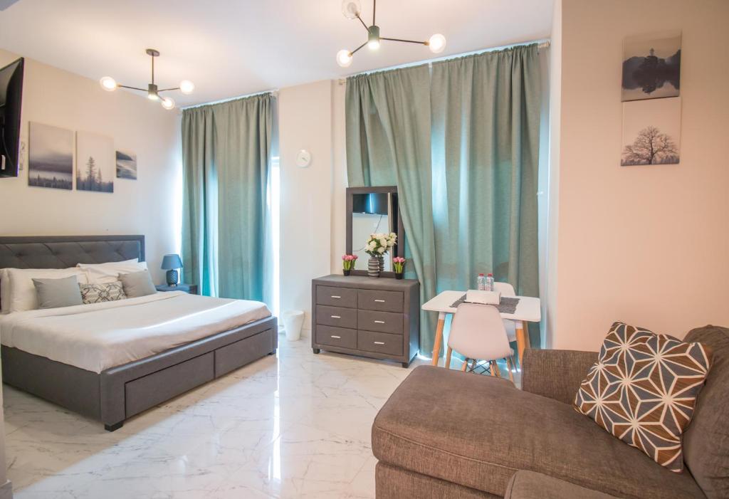 هتل کلوز تو اکسپو سایت - فوللی فرنیشد اند اکوپد استودیو - Close to Expo Site - Fully Furnished & Equipped Studio