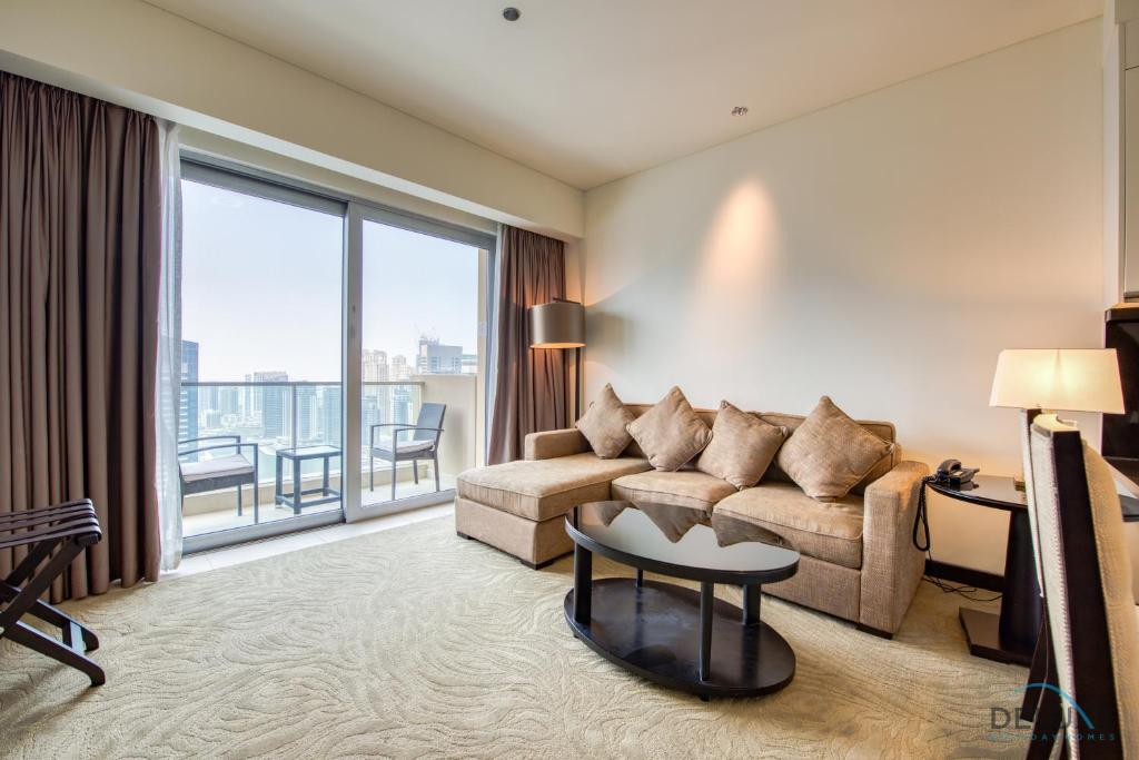 هتل لاش 1 بی آر ات د آدرس رزی dens دبی مارینا بای دلاکس هالیدی هومز - Lush 1 BR at The Address Residences Dubai Marina by Deluxe Holiday Homes