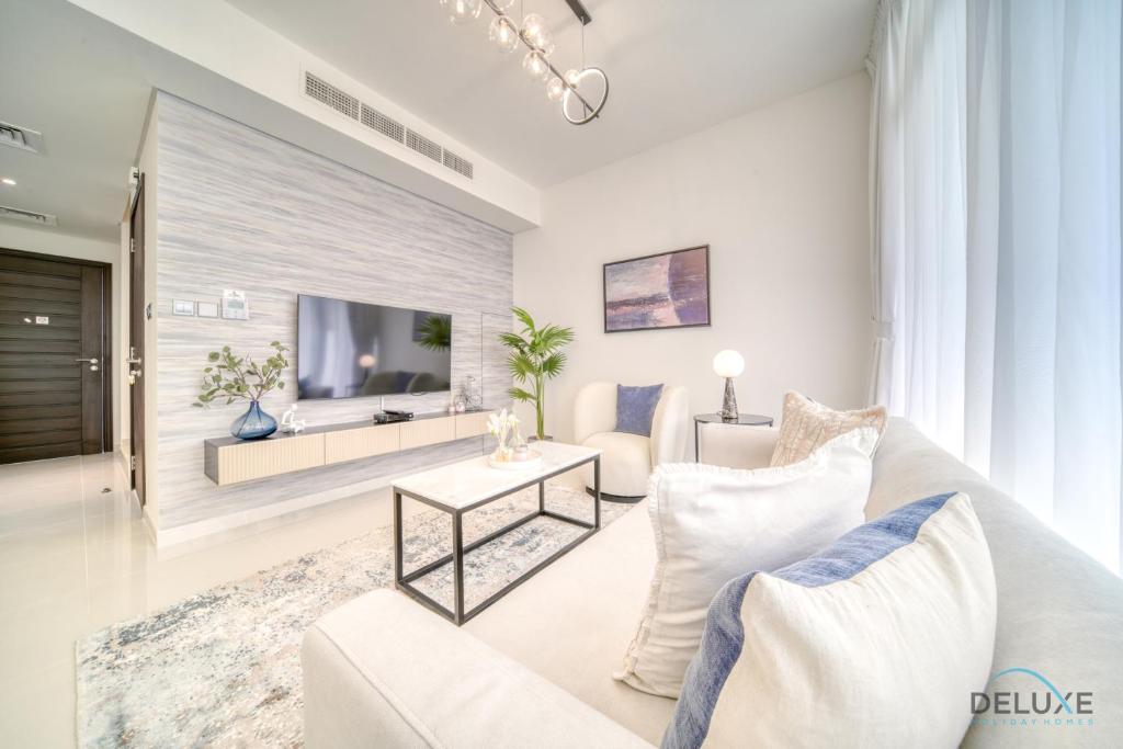 هتل چیرفل 3بی آر تاون هاوس اَت داماک هیلز 2، دبیلند بای دلاکس هالی دی هومز - Cheerful 3BR Townhouse at DAMAC Hills 2, Dubailand by Deluxe Holiday Homes