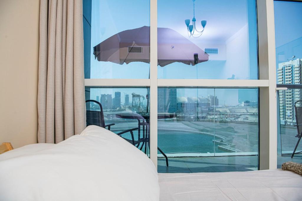 هتل استودیو این د هارت اف اسپورتز سیتی - گریت ویو اند امنتیز! - Studio in the heart of Sports City -great view & amenities!