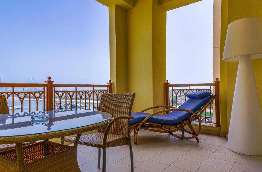 هتل مِیزُن پریو - مَدِرن اند اِیری 2بی‌آر این پالم جمیرا - Maison Privee - Modern and Airy 2BR in Palm Jumeirah