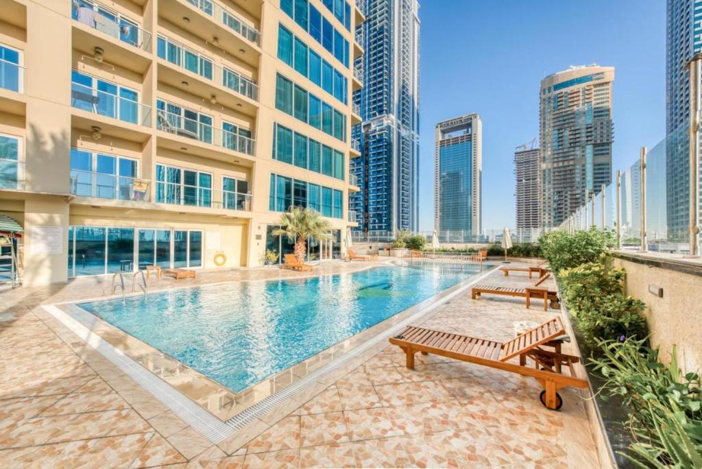 هتل وایت سیج - لوکژریس استودیو این جی ال تی وید سیتی اسکایلاین ویو - White Sage - Luxurious Studio in JLT With City Skyline View