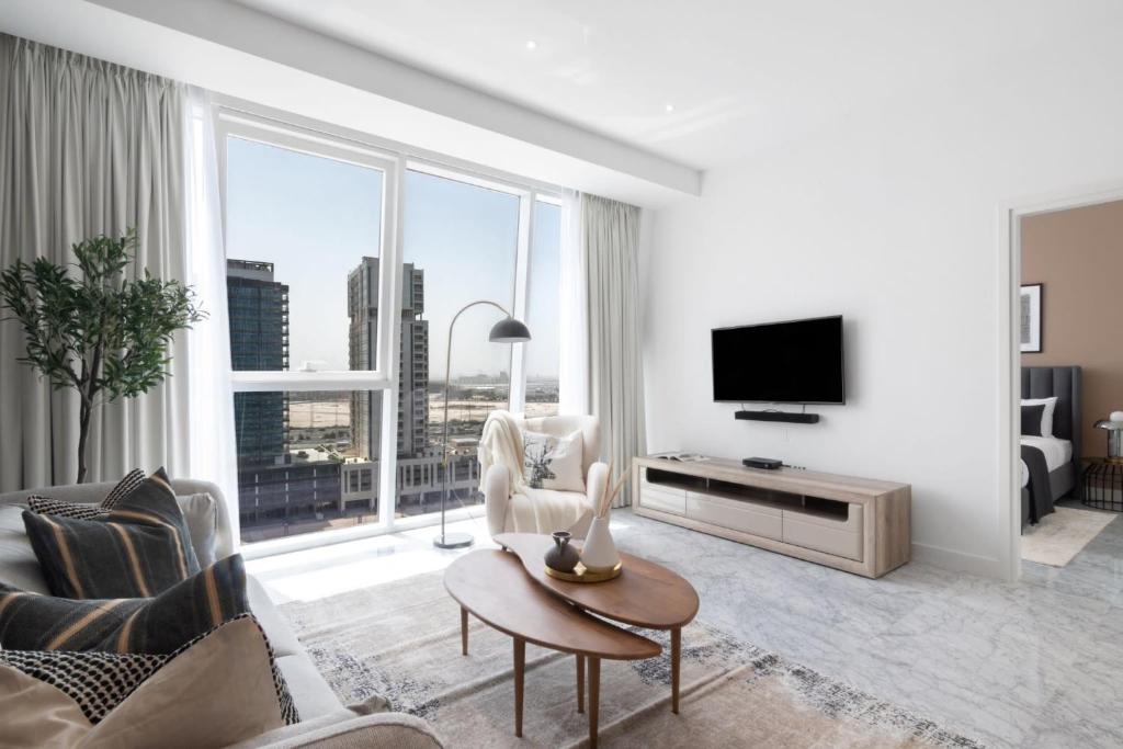 هتل سیلک هاوس گورجس 1BDR هوم ویت کانال ویوز، پول و جیم اکسس - Silkhaus gorgeous 1BDR home with Canal views, pool & gym access