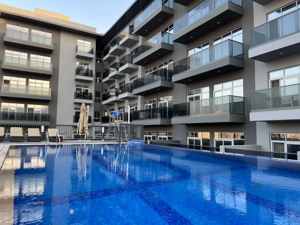 هتل پنروز پلیس دبی جی وی سی - Penrose Place Dubai JVC