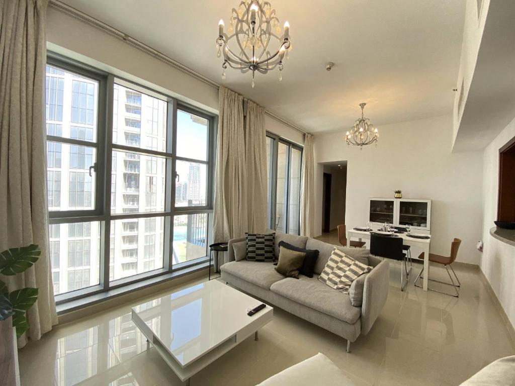 هتل لاکس بی ان بی استندپوینت تاور برج اند فونتین ویوز - Lux BnB Standpoint Tower Burj & Fountain Views