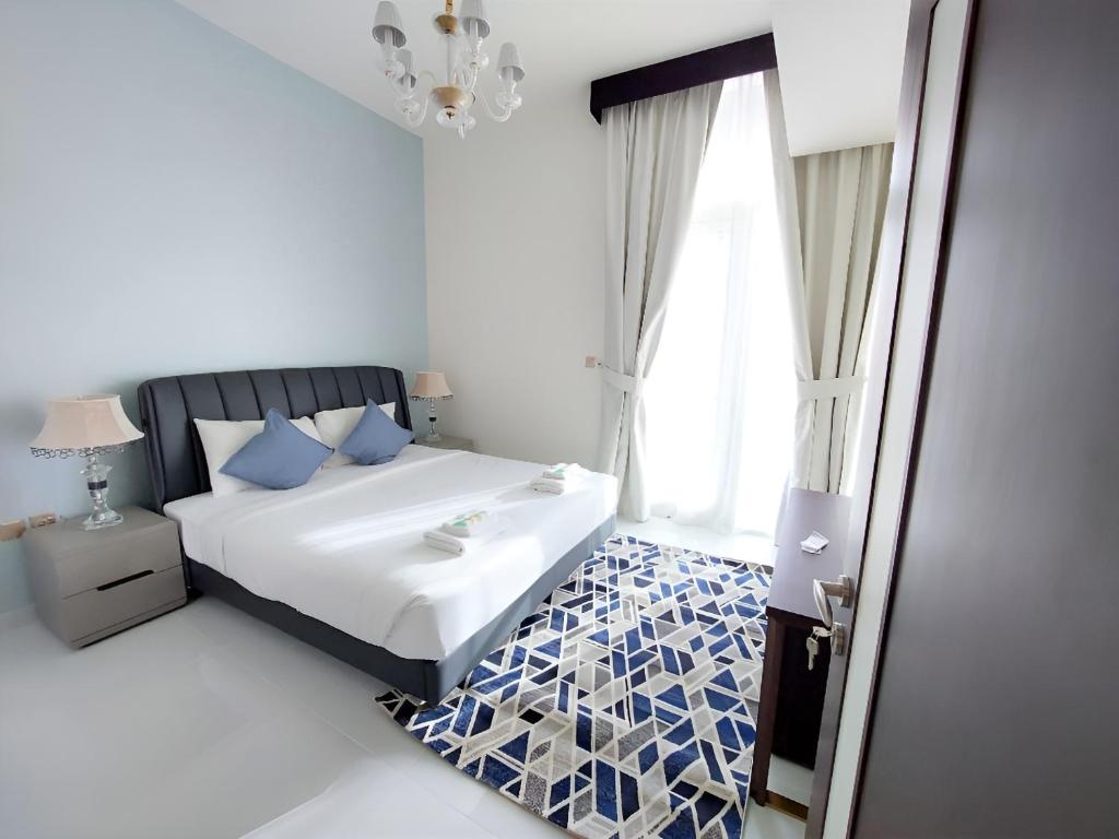 هتل اسپیسیس، ایکانومیکال آپت نییر میرالچ گاردن - Spacious, Economical Apt Near Miralcz Garden