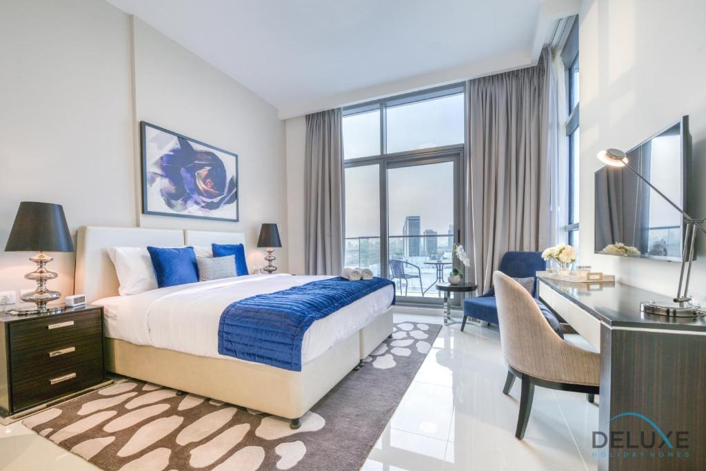 هتل سانلیت استودیو آت گلف پرومناد 2A داماک هیلز بای دلاکس هالیدی هومز - Sunlit Studio at Golf Promenade 2A DAMAC Hills By Deluxe Holiday Homes