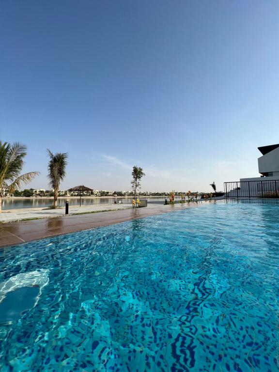هتل رلاکسانگ ویلا وید اکسس تو پول اند بیچ - Relaxing villa with access to pool and beach