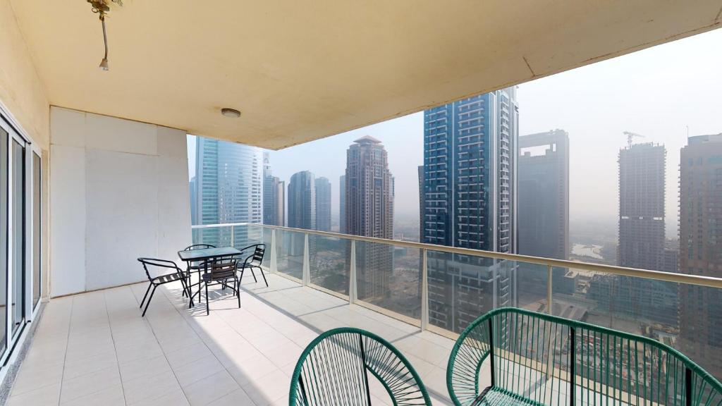 هتل ال وی سی و هشت - الگان تی بی اچ کی در لیک ویو تاور - LV38 - Elegant 2BHK in Lake View Tower