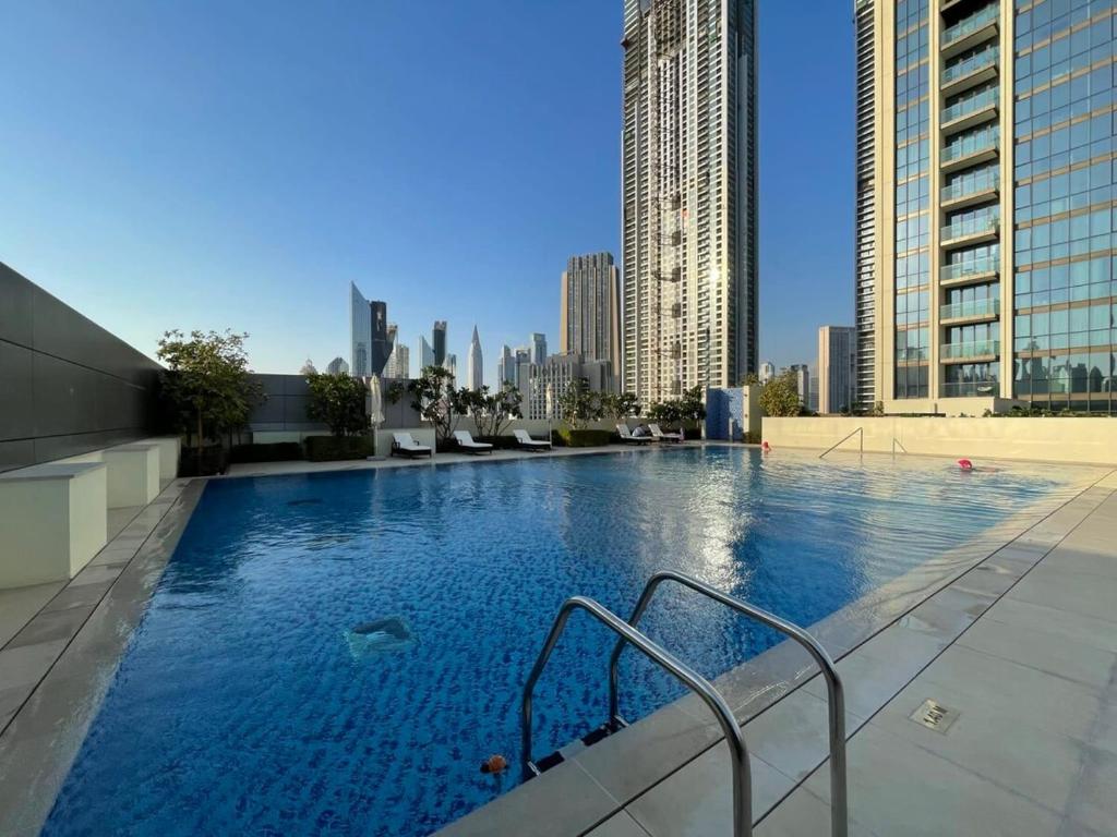 هتل سیلک هاوس الگانت 1 بی دی آر این داون تاون ویوز ویت پول اند جیم اکسس - Silkhaus elegant 1BDR in Downtown Views with pool & gym access
