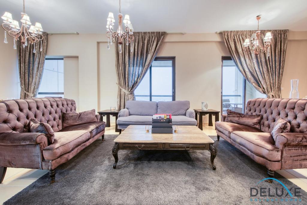 هتل اکسکوئزیت 1BR در سدف، جمیرا بیچ ریزیدنس بای دلاکس هالیدِی هومز - Exquisite 1BR in Sadaf, Jumeirah Beach Residence by Deluxe Holiday Homes