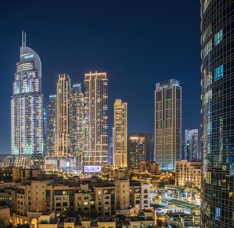 هتل فِرست کلس 2 بی آر وید فول دبی دَونتاون اسکایلاین ویو - FIRST CLASS 2BR with full DUBAI DOWNTOWN SKYLINE view