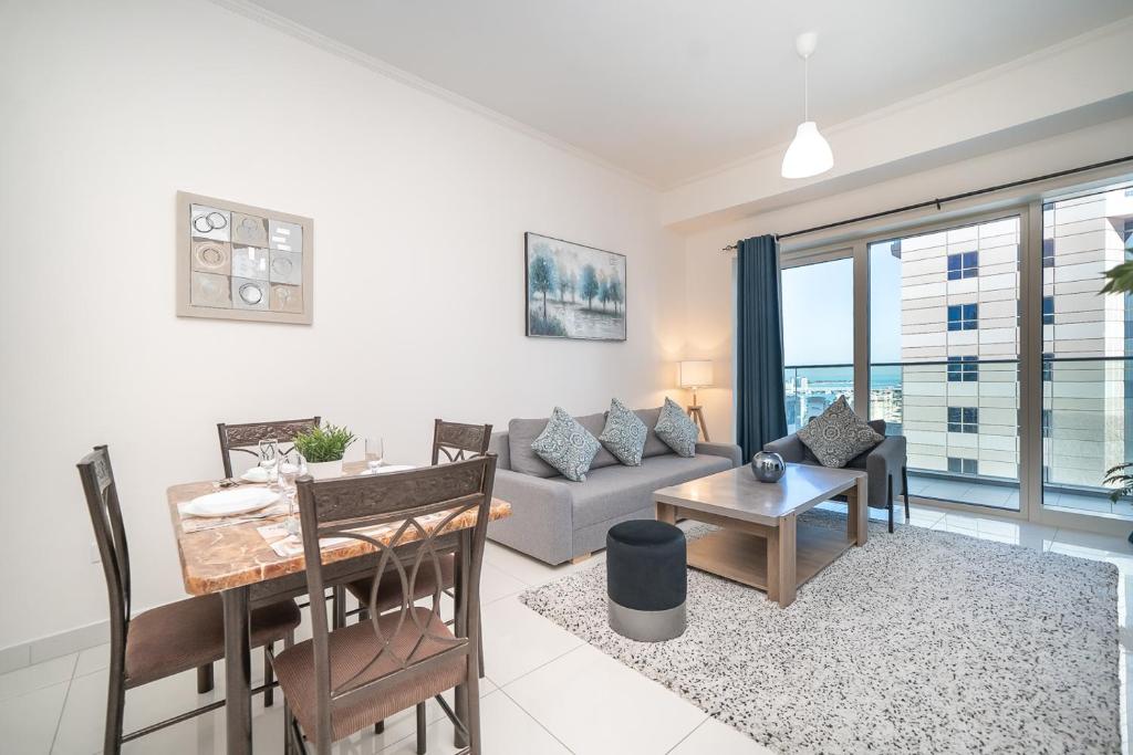 هتل لوتون وکیشن هومز-داماک هایتس تاور-دبی مارینا-21AB03 - Luton Vacation Homes-Damac Heights Tower- Dubai Marina-21AB03