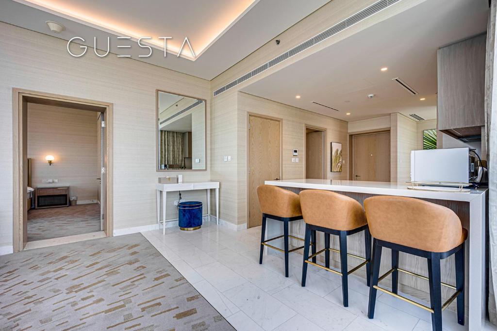 هتل ده پالم تاور، ناکیل مال، پالم جمیرا - The Palm Tower, Nakheel Mall, Palm Jumeirah