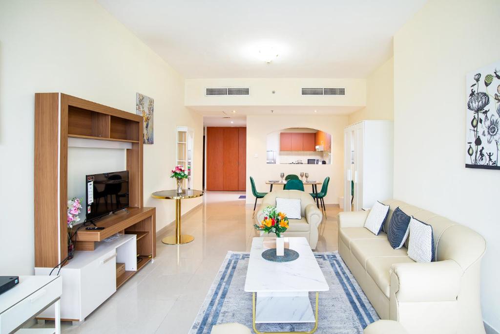 هتل وان بی‌اچ‌کی ویت پول اند جیم اند نیر تو بیچ اند مارینا مال - 1-BHK with Pool & Gym and Near to Beach & Marina Mall