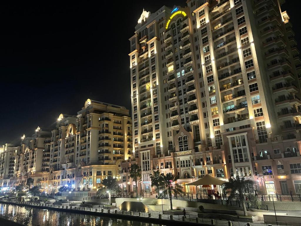 هتل گریت ویو، دوبی اسپورت سیتی، پارکینگ اینکلودد، نایس آپارتمنتس - Great view, Dubai SportCity, parking included, nice Apartments