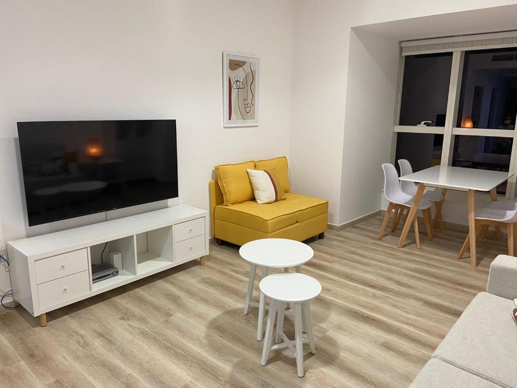 هتل لاولی 1 بدروم وکیشن هوم این دوبی مارینا - Lovely 1 bedroom vacation home in Dubai Marina