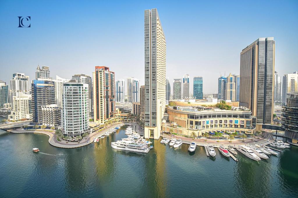 هتل وان بی آر هوم وید استانیگ مارینا ویو - بی سنترال مارینا - 1BR Home with Stunning Marina View - Bay Central Marina