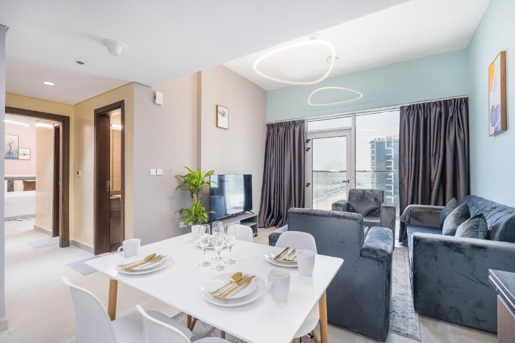 هتل ترینی‌تی هالیدی هومز - اسپیشس مدرن لیوینگ 1BR و 2BR یونیک آپارتمان - Trinity Holiday Homes - Spacious Modern Living 1BR & 2BR Unique Apartment