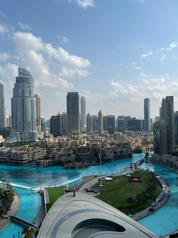 هتل ترینی تی هالیدی هومز - استندپوینت تاور داون تاون - Trinity Holiday Homes - Standpoint Tower Downtown