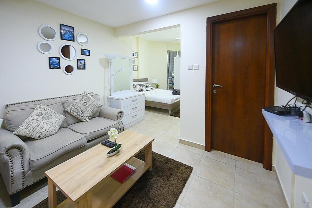 هتل باجت استودیو - نیو دبی گیت 2 جی ال تی - Budget Studio - New Dubai Gate 2 JLT