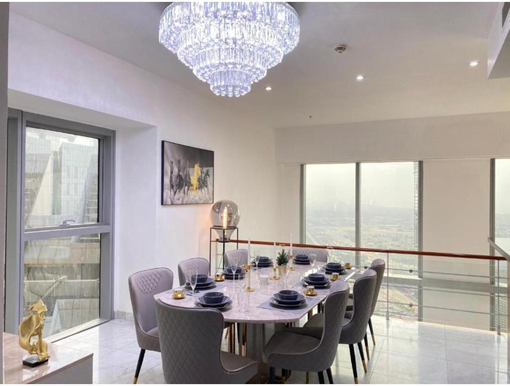 هتل ذ پنتهوس نیر برج خلیفه اند دبی مال - THE PENTHOUSE near Burj Khalifa and Dubai Mall