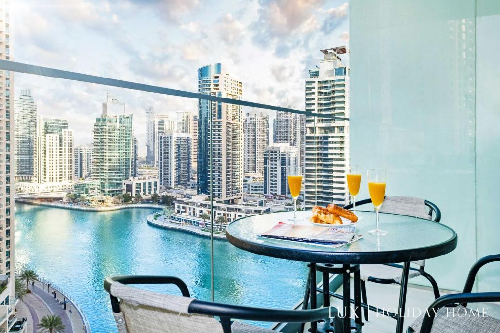 هتل لاکس کنتمپوری سوییت ویت فول مارینا ویو 6 - LUX Contemporary Suite with Full Marina View 6