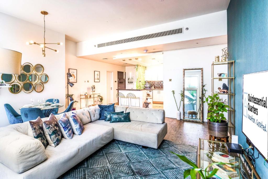هتل پرایوت اوربن جنگل هایدووت - 2 بی آر - دبی مارینا - Private Urban Jungle Hideout - 2BR - Dubai Marina