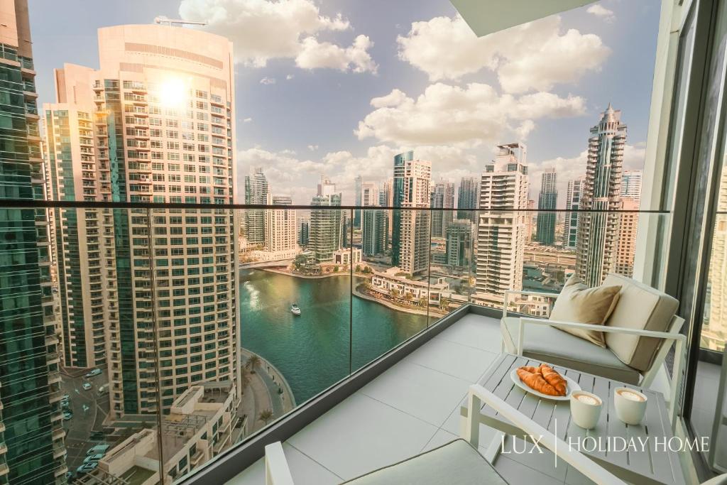 هتل لاکس کنتامپراری سوئیت ویت فول مارینا ویو 5 - LUX Contemporary Suite with Full Marina View 5