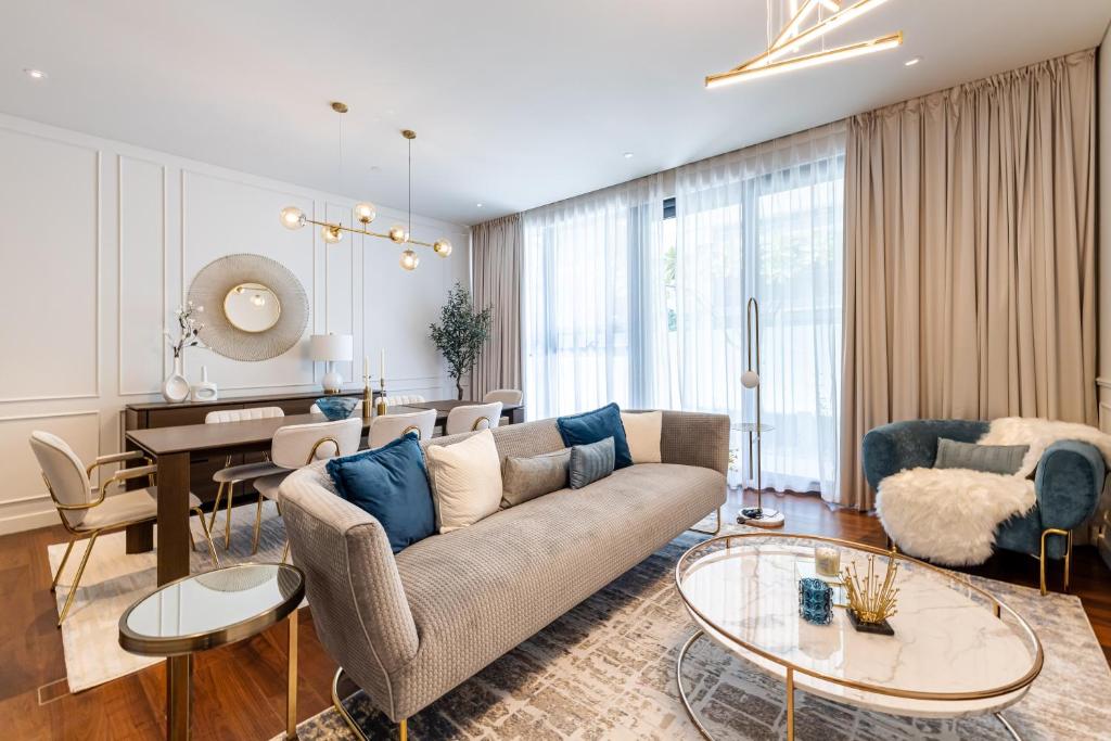 هتل دو بی آر وید دایرکت پول اکسس سیتی واک بی نه - 2BR With Direct Pool Access City Walk B9