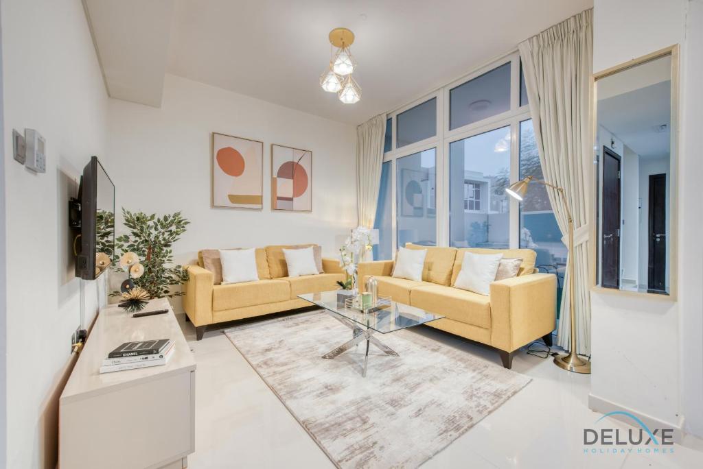 هتل دی لایت فول 3 بی آر تاون هاوس ات دماک هیلز 2 دوبایلند بای دلاکس هالیدی هومز - Delightful 3BR Townhouse at DAMAC Hills 2 Dubailand by Deluxe Holiday Homes