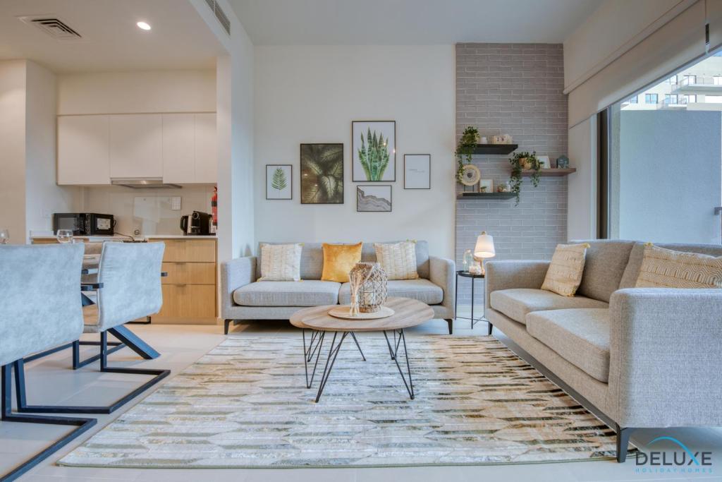 هتل اکسکوییست 2 بی آر در گلف ویوز، امار ساوت بای دلاکس هالی‌دی هومز - Exquisite 2BR in Golf Views, Emaar South by Deluxe Holiday Homes