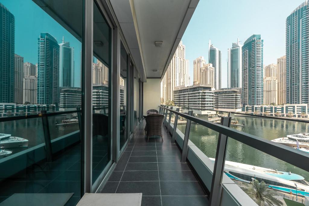 هتل لوتن واکیشن هومز - سیلورین تاور فول مارینا ویو ، دبی مارینا A50AB7 - Luton Vacation Homes -Silverene Tower Full marina view ,Dubai Marina A50AB7