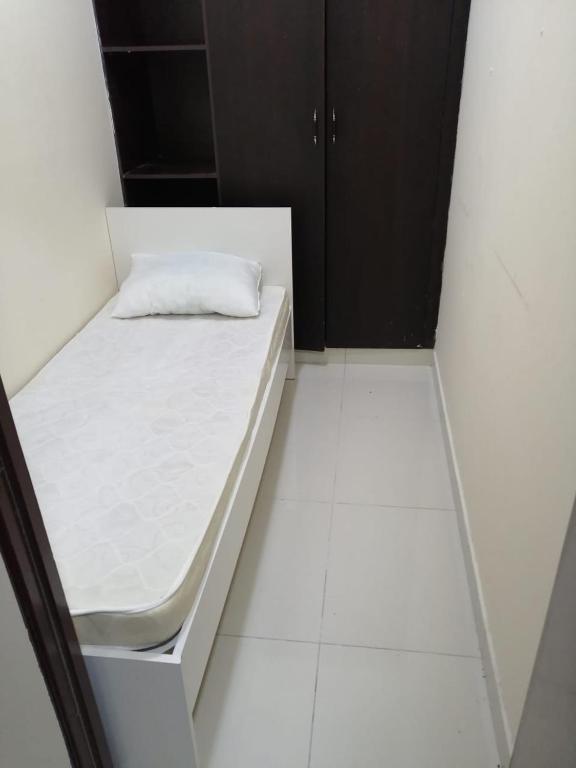 هتل لو-پرایسد بجت رومز فور رنت نیار دبی دافزا - Low-Priced Budget Rooms for rent near Dubai DAFZA